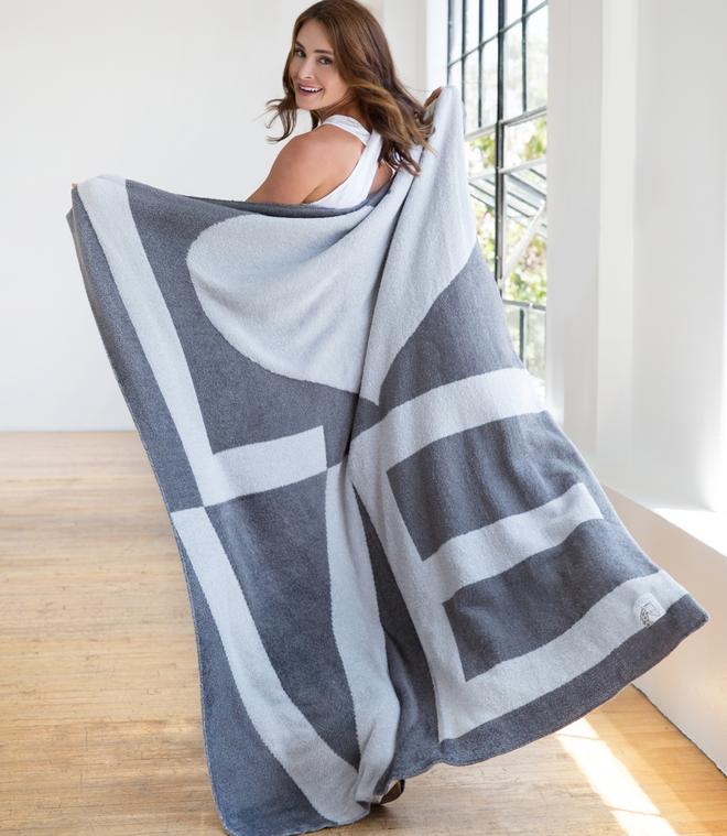 Dolce™ LOVE Throw